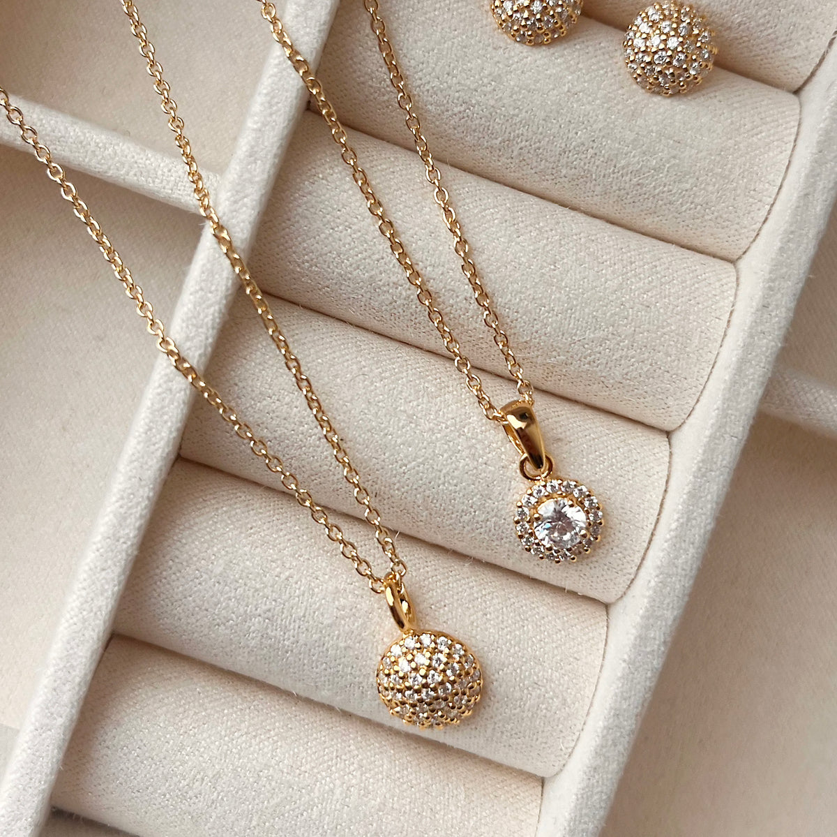 Halskæde i forgyldt sølv